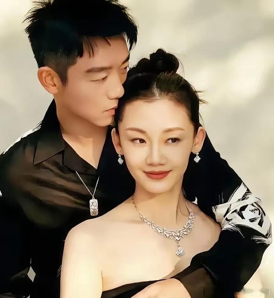 郑恺妈妈真的是太明智了，​苗苗生了三个孩子，​她不但没有亲自哄着三个孙子，​反而