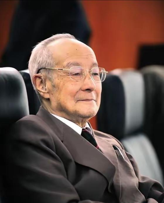 不查不知道，一查吓一跳!原来我国之所以在稀土方面占据如此巨大的优势，很大程度上是