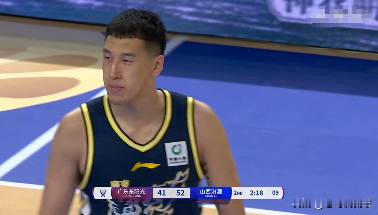 广东东阳光队大将杜润旺真是球队的大累赘！在今天广东东阳光以93：106输给山西汾
