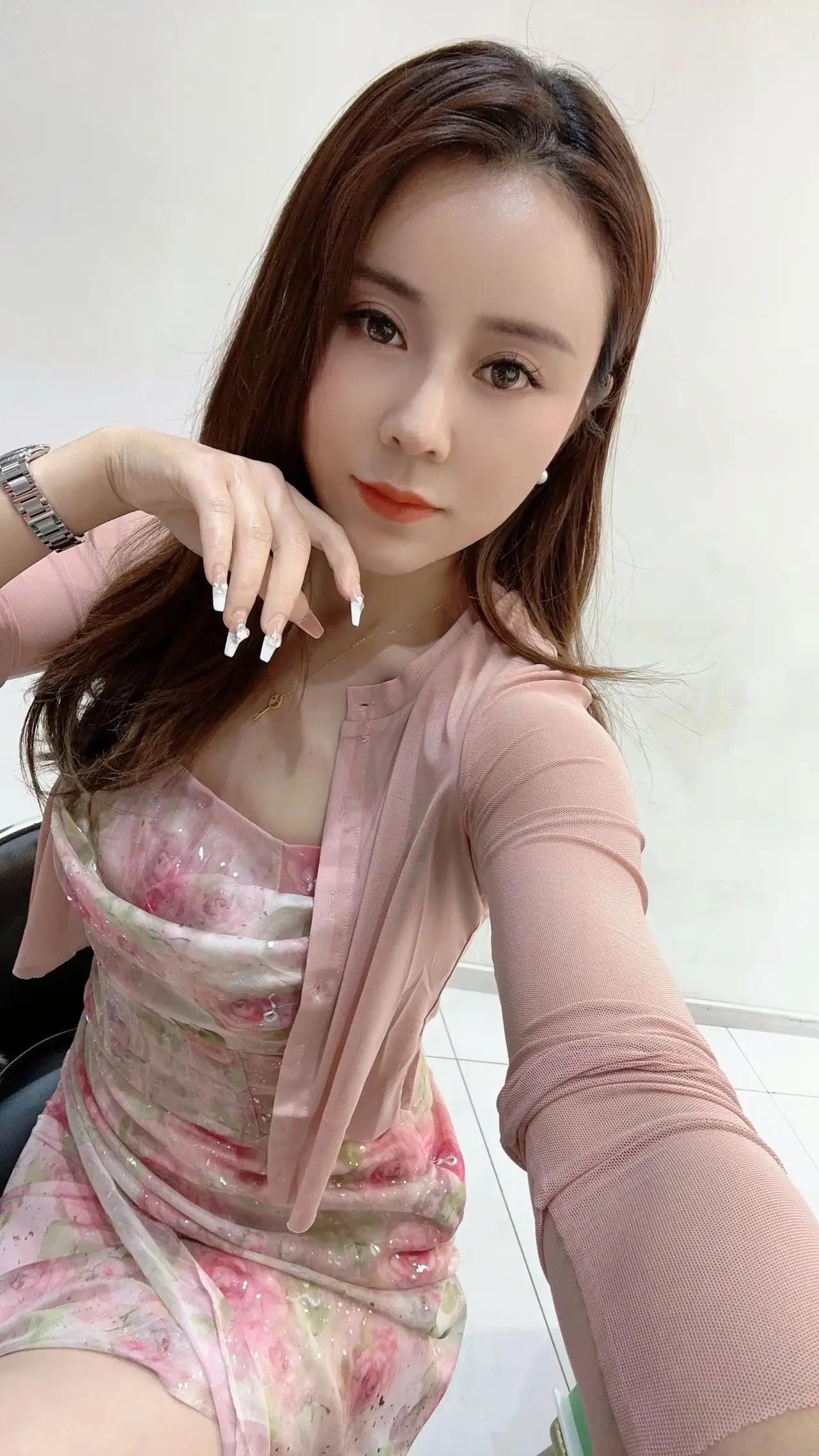 温柔粉嫩穿搭，甜美少女心爆棚！💖🌸女生怎么穿搭会看上去很优雅旗袍怎么样拍照