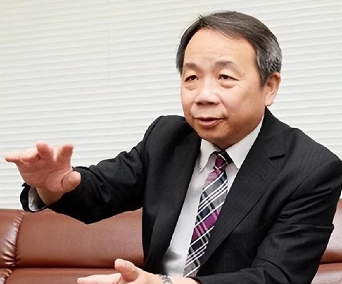 石平大概自己都不知道，原来自己是个川剧高手，这个变脸的速度真是无人能及！前