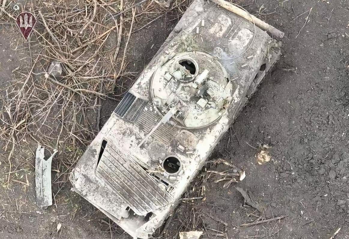 乌克兰武装部队总司令瑟尔斯基在12月13日描绘了一幅严峻的战场景象：整条战线上，