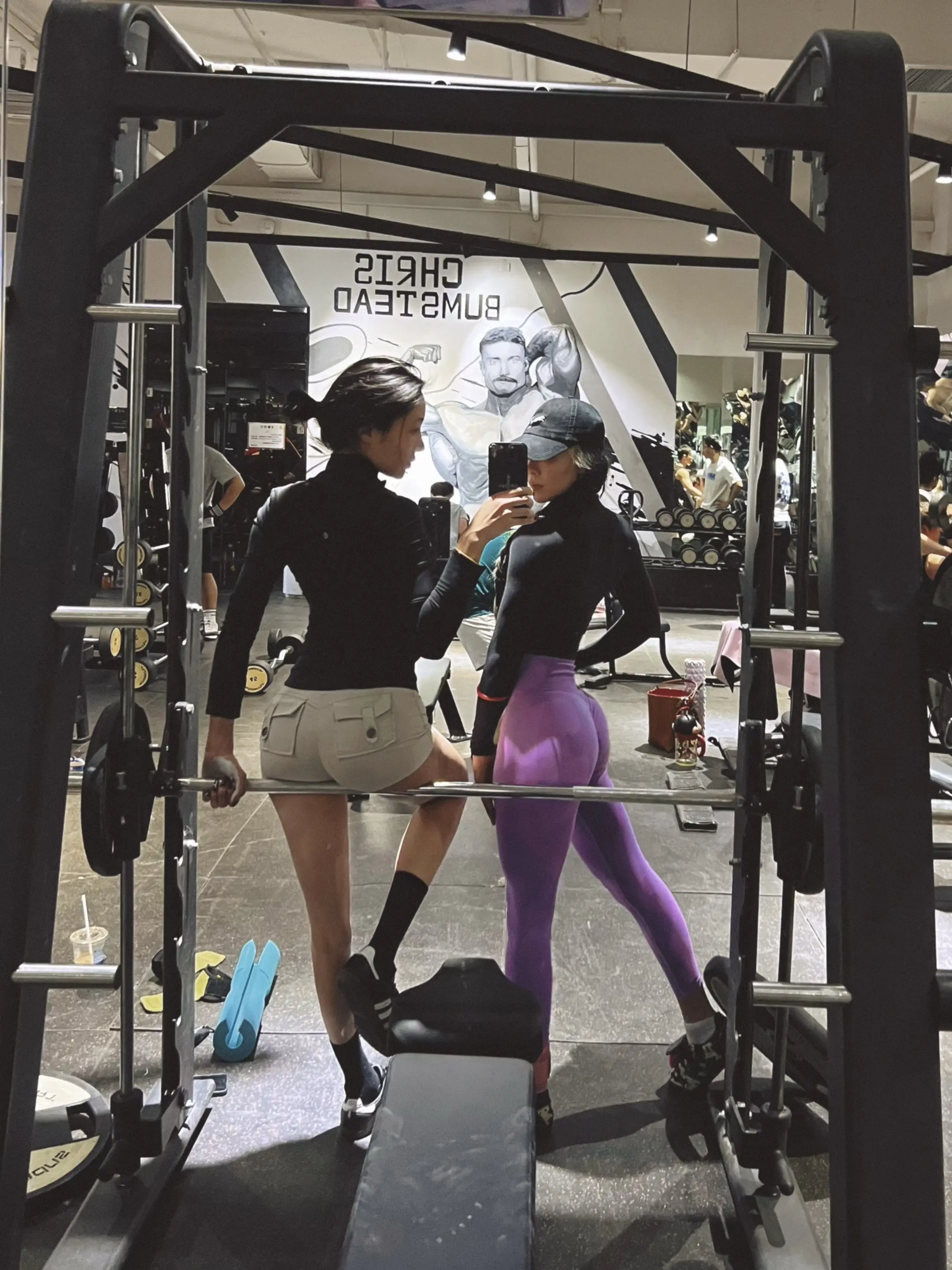 努力不是为了鹤立鸡群，而且为了离开那群鸡