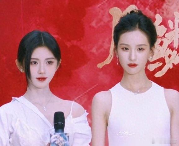 当鞠婧祎和陈都灵同框，一个精致一个扛打，才懂原生脸的重要性