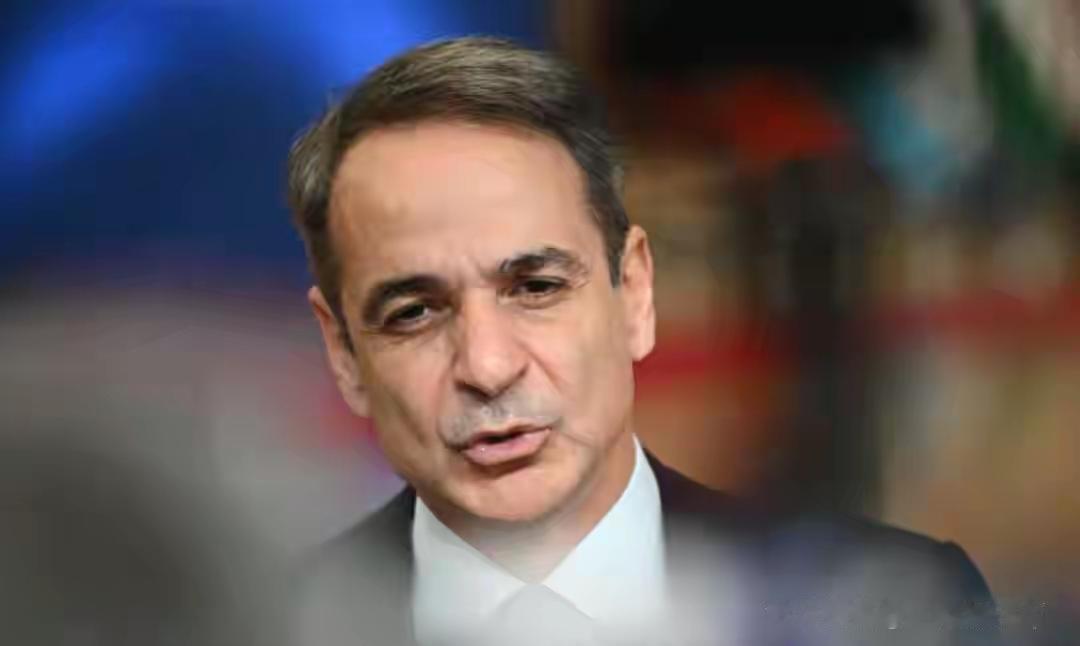 最近东地中海有点热闹，希腊、塞浦路斯、以色列凑成了一个三边军事合作小圈子，搞联合