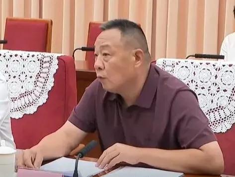 大家发现没？胖东来有桩怪事。一堆老板跑去许昌取经，回来该咋干还咋干，我就纳闷