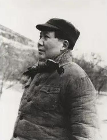 红军长征时，为啥偏偏把一大批领导干部留在苏区苦撑？翻开留守名单才发现，里面藏着一