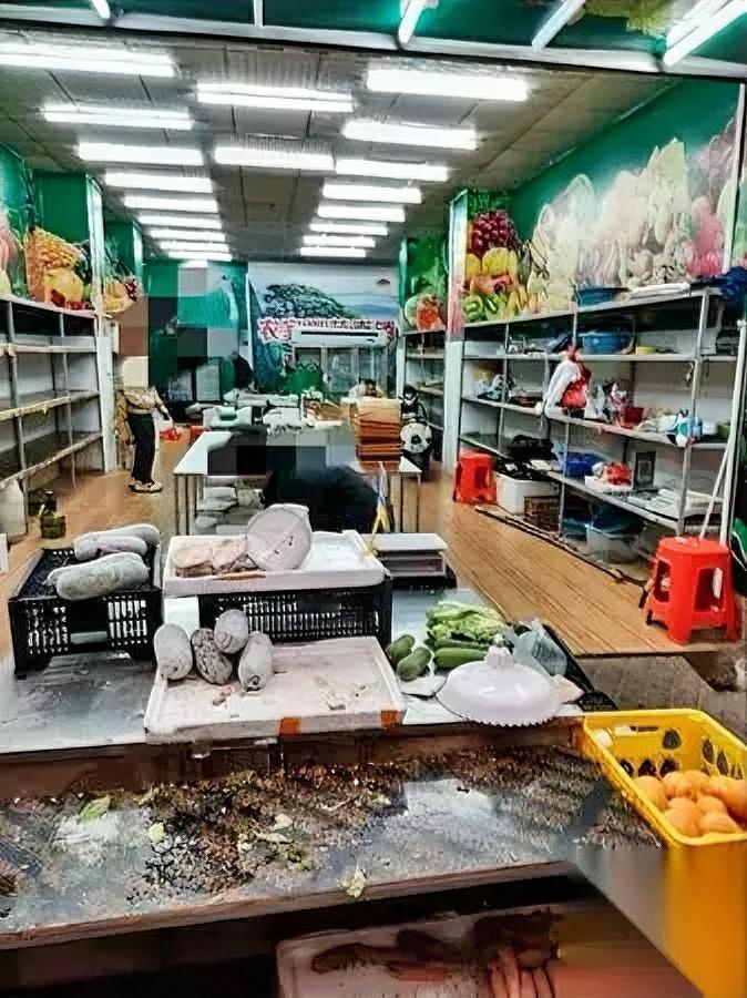 开店三月亏十万！为啥？老板懵了：门面大、品种全，咋就崩了？投了10多万，