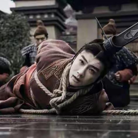 车裂前，嫪毐见赵姬只冷言一句，赵姬悲痛晕厥，嬴政怒令六马行刑…没人想到，这