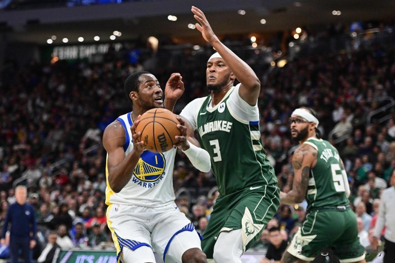 有消息称勇士队开始考虑交易库明加的可行性方案。事实证明库明加确实不适合勇士队