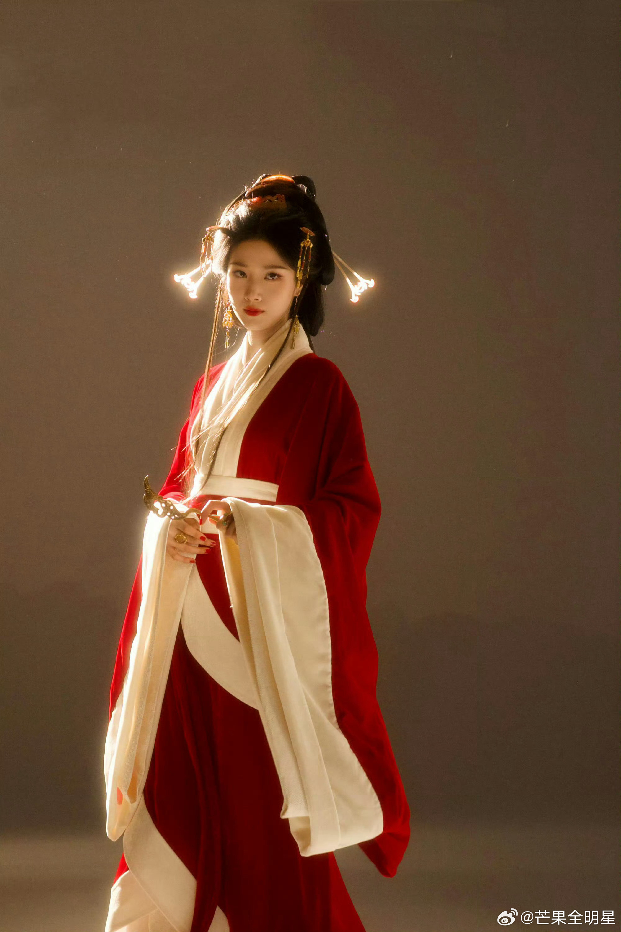 卢昱晓刺棠苏落薇出妆完全神明少女和地狱少女……期待！​​​
