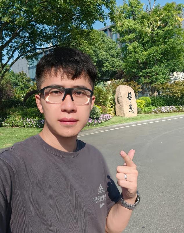 华为天才少年宁博宇在8月5日正式离职的消息刷屏全网，让无数网友倍感意外。手握人人
