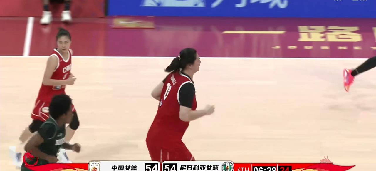 关于中国女篮的短板：看了两场中国女篮与尼日利亚队的比赛，有些话不吐不快，首先，这