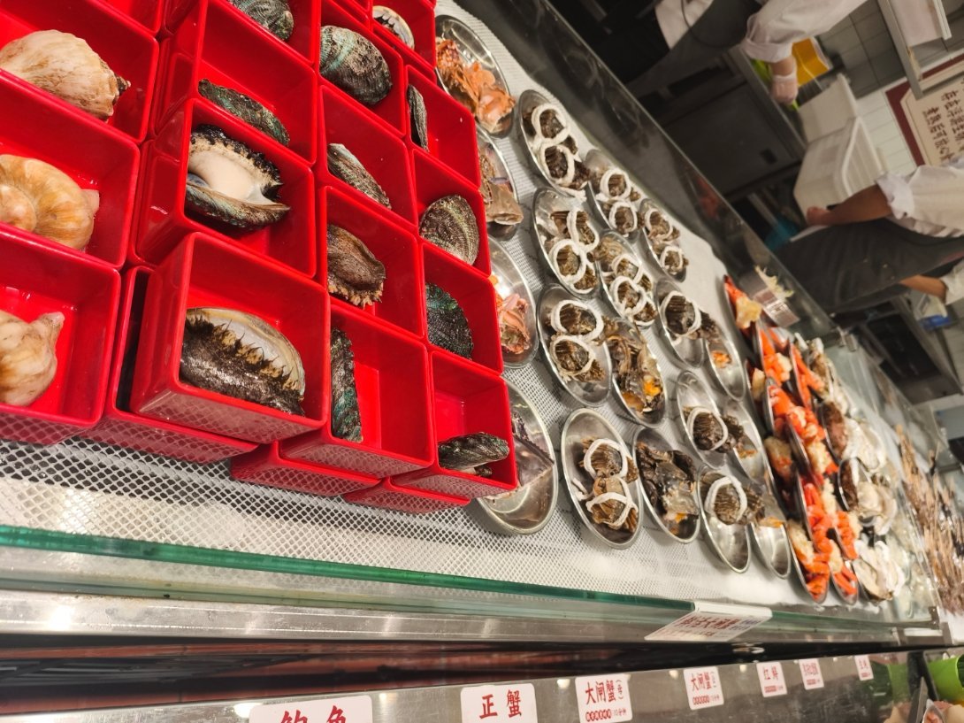 大家来福建一定要吃一次朱富贵海鲜小火锅！海鲜极致新鲜，牛羊肉现切，品类众多，而且