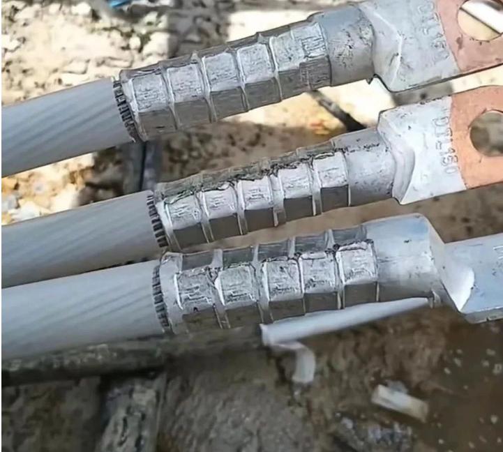 感觉这线鼻子压得并没有问题，但电工为什么会被逼走呢？一位刚入职不久还在试用期