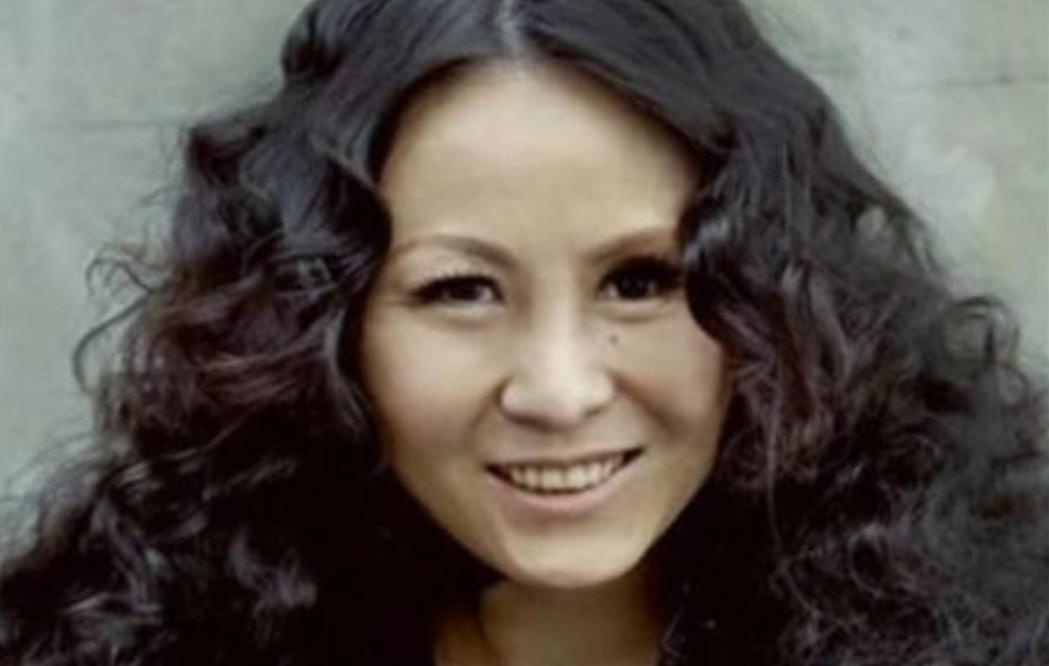 1993年，女歌手罗琦，在一场生日宴上口出狂言：“北京人，都是傻x”，话音刚落，