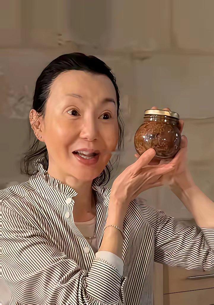 明星年轻时再漂亮，老了也就一个普通老太太。