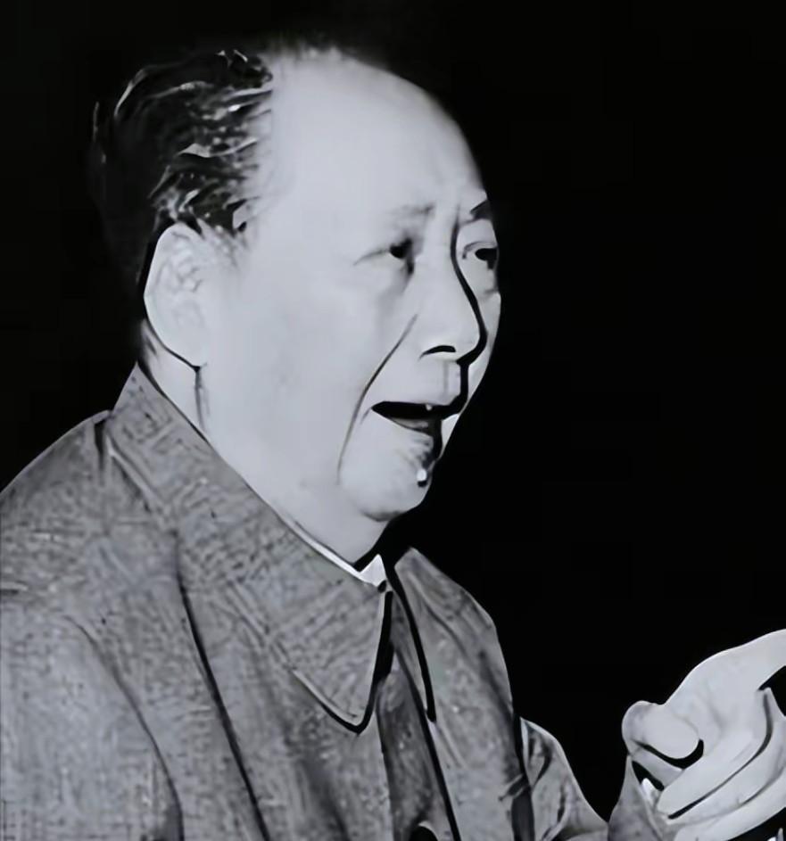 1961年，毛主席和周总理大吵一架，随后毛主席反问一句：“你吃了吗？”就让周总理