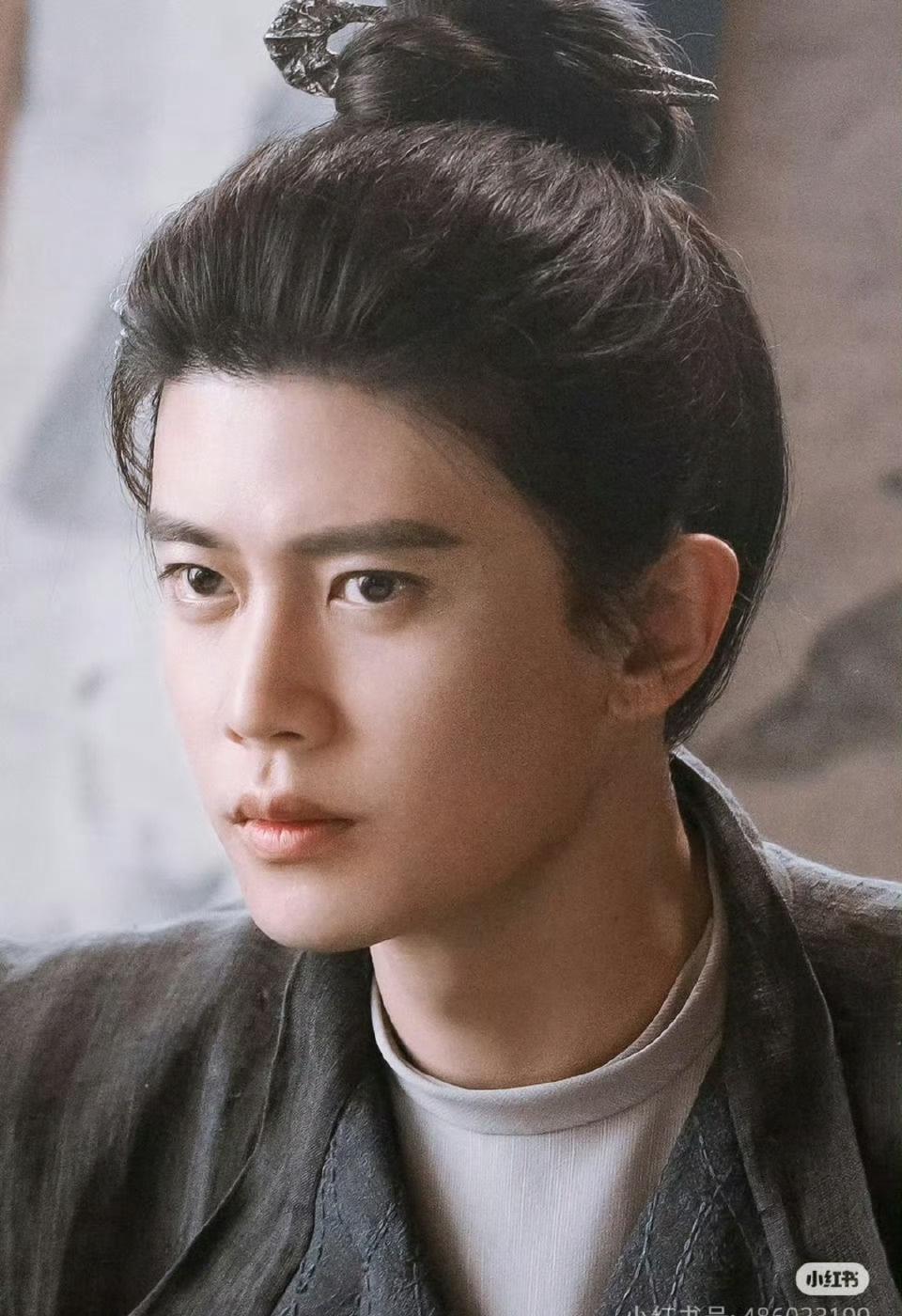 任嘉伦超话去年今日，我们终于见到了久宣夜，也迎来了心心念念的《无忧渡》。漫