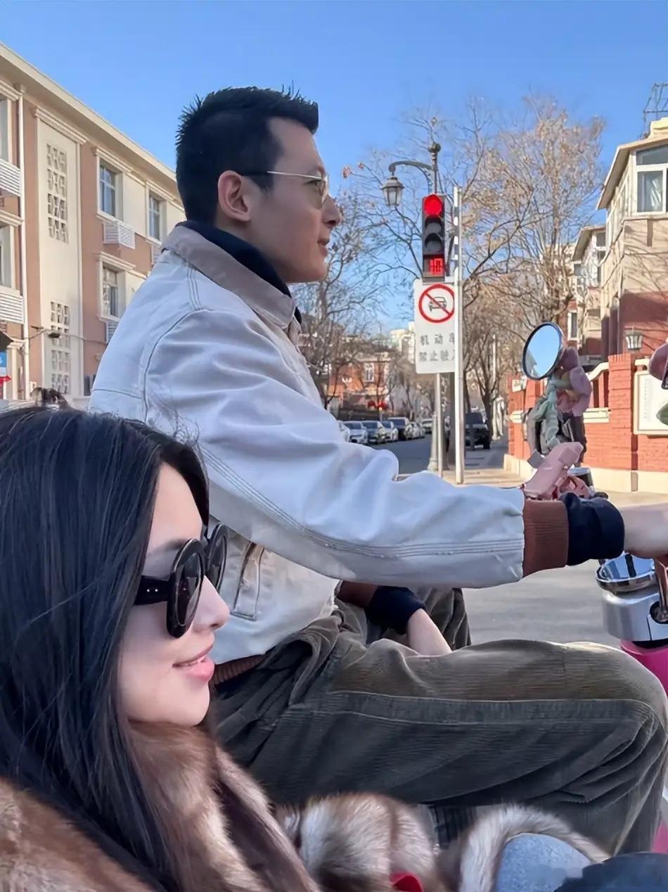 朱珠一家给奶奶拜年，香奈儿随手扔地上，100岁奶奶看着好显年轻！