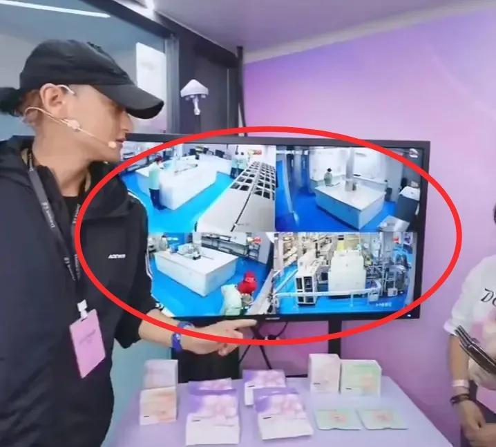 我问闺蜜：你觉得黄子韬做卫生巾这事成了吗？闺蜜给我的回答，让我没想到，她说：这