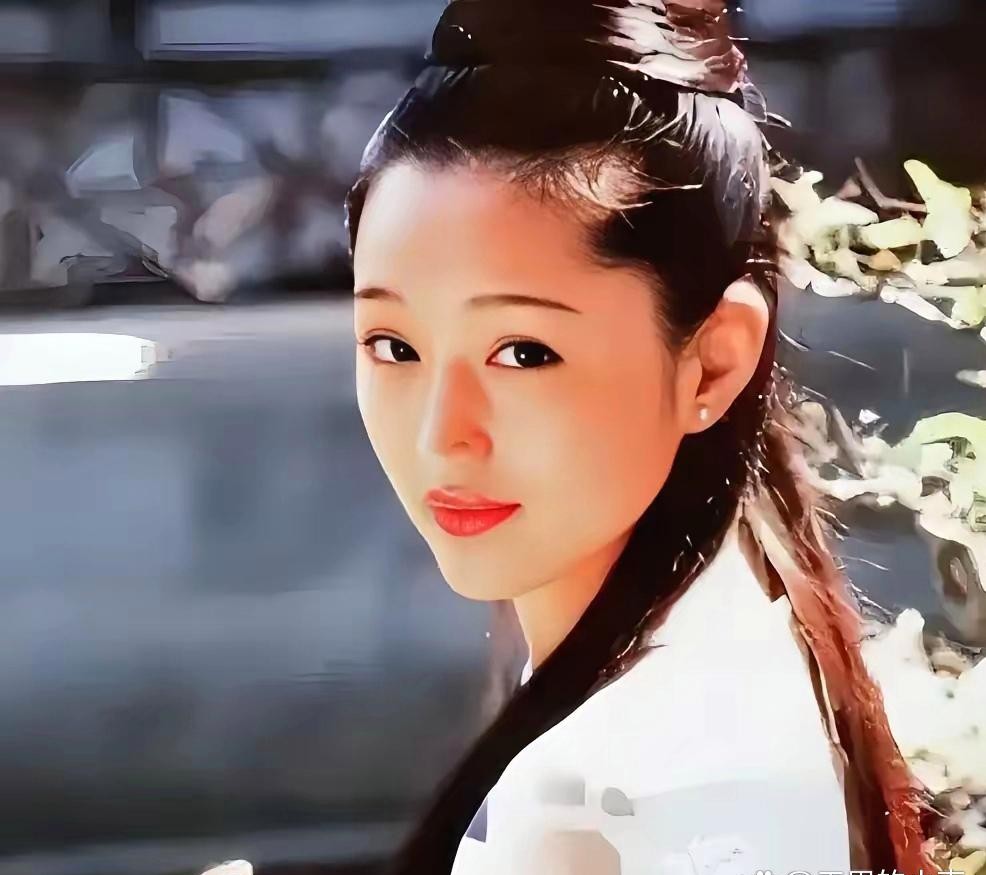 赖文峰明知杨钰莹是一个爱惜名誉爱惜羽毛的女子，却在三十年后为了利益和现女友再次把