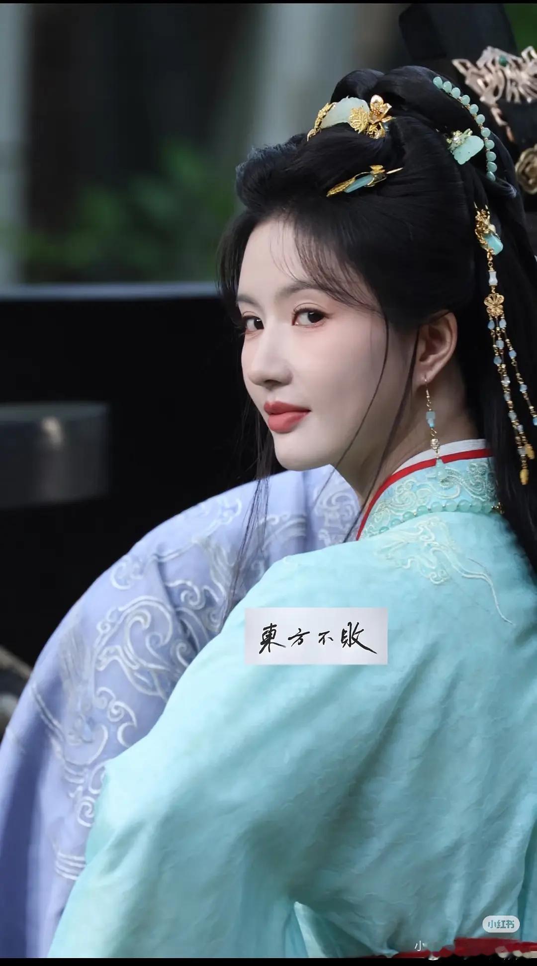 古装剧频频出圈，刘些宁距离顶流流量🌸还差几步？