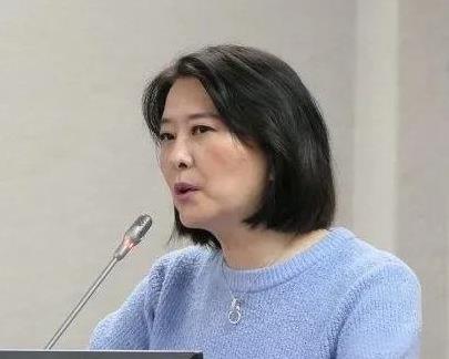 潘孟安和吴钊燮再度缺席今天台湾省立法机构的质询，国民党立委王鸿薇批评称，非常遗憾