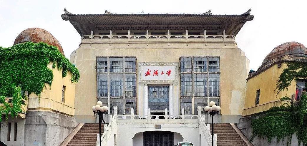 武汉大学“性骚扰”事件暴露出三大问题：一是杨某媛是学法律的，但是却知法犯法。