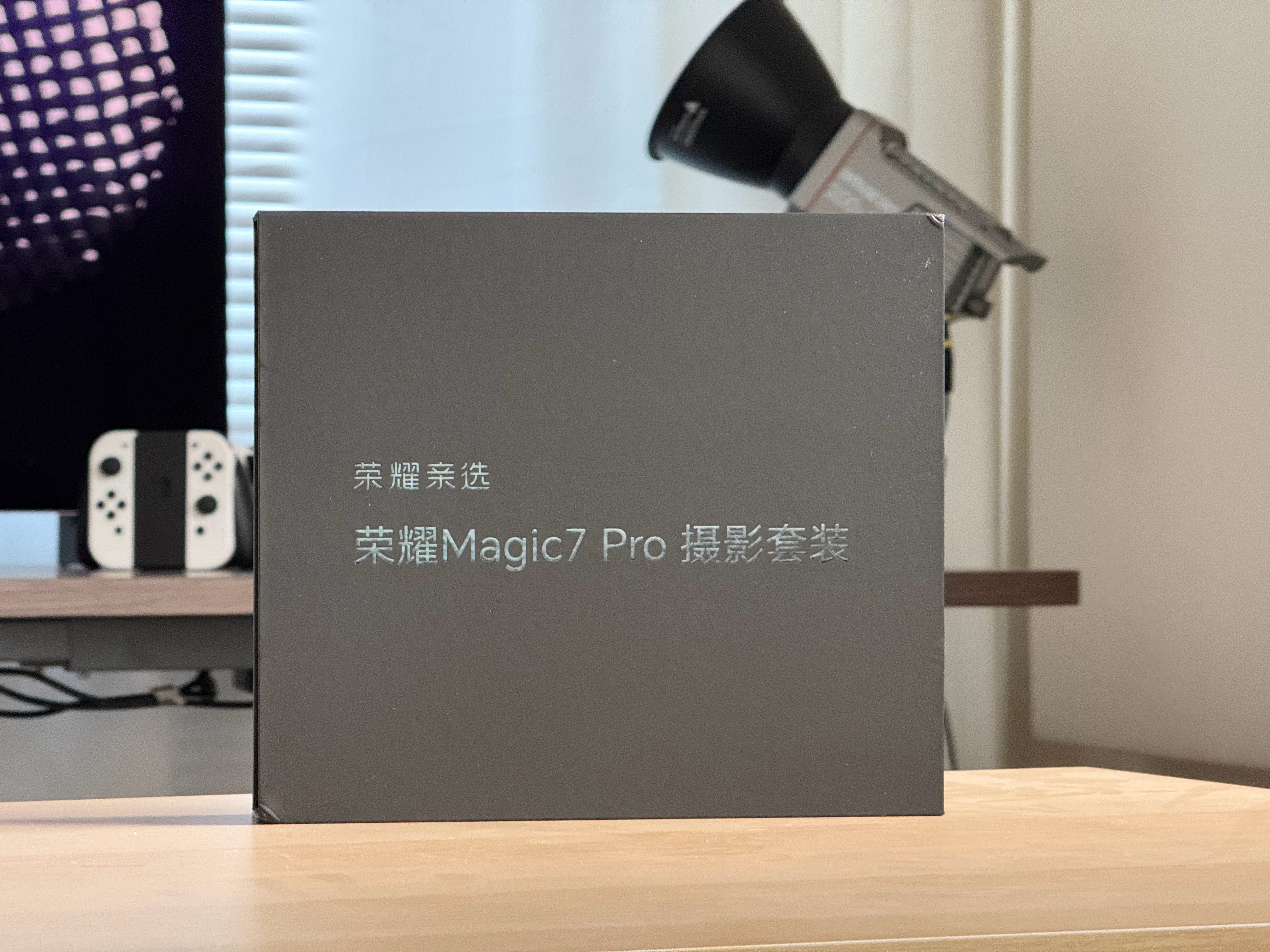 刚刚翻出来套Magic7Pro的摄影套装，随机抽个铁粉送了吧[doge]​