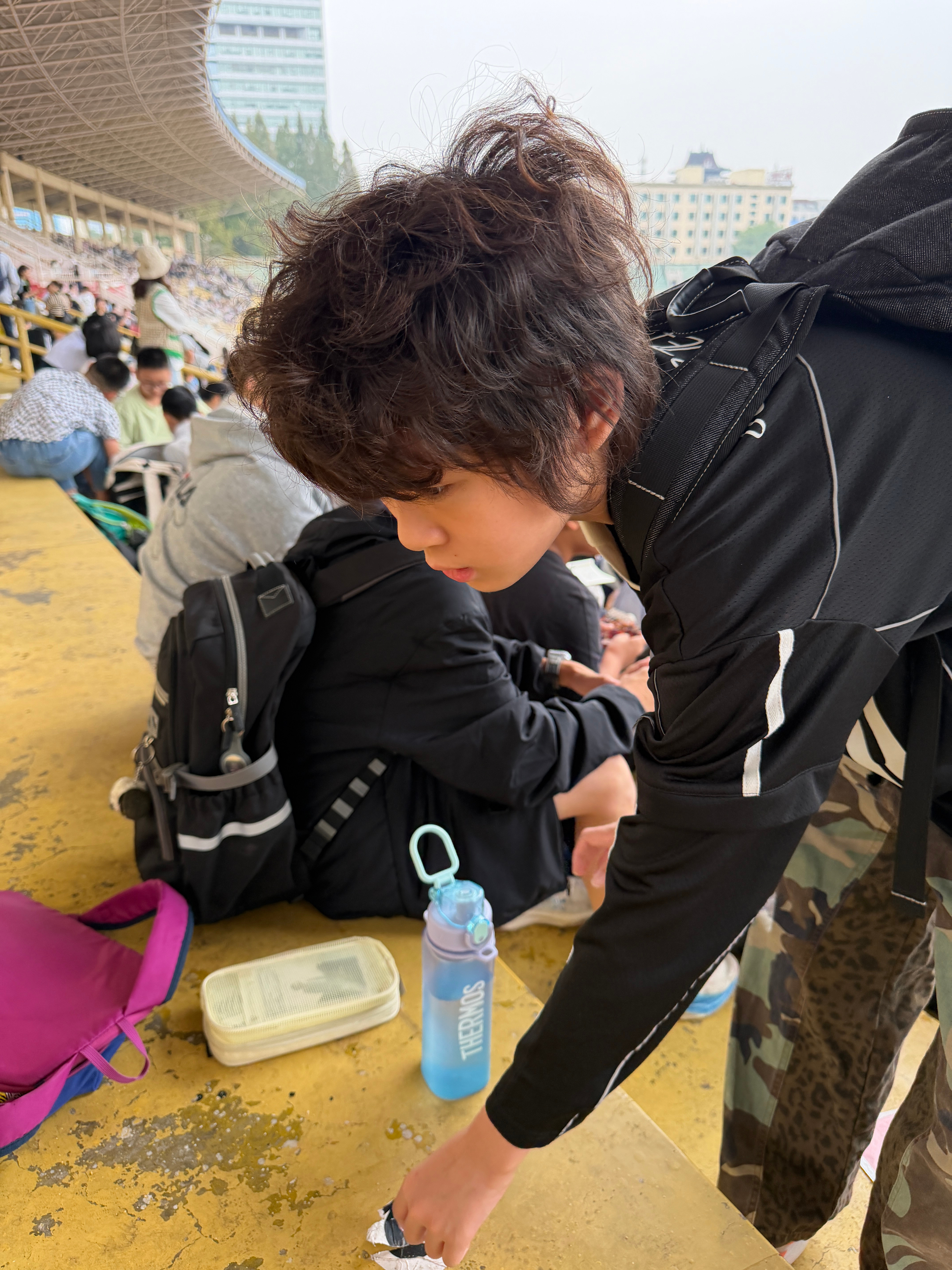 梦回我的学生时代第一时间报名去校运动会当家长志愿者就是为了在儿子比赛的时候第