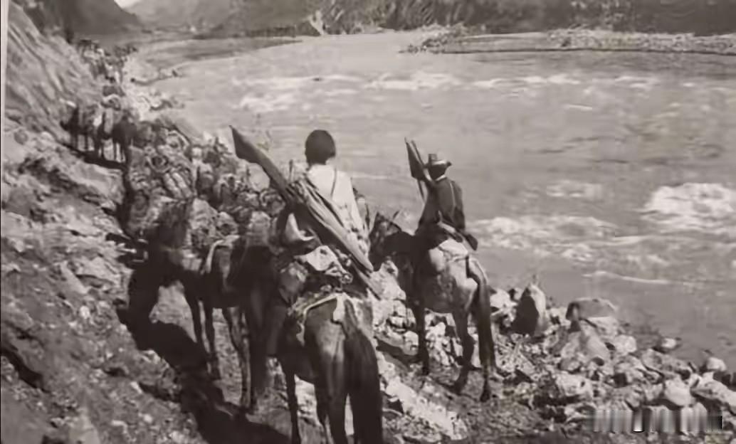 1947年秋，解放军冀中独立团副团长王振清携防区布防图投敌，成“救国军”叛匪核心