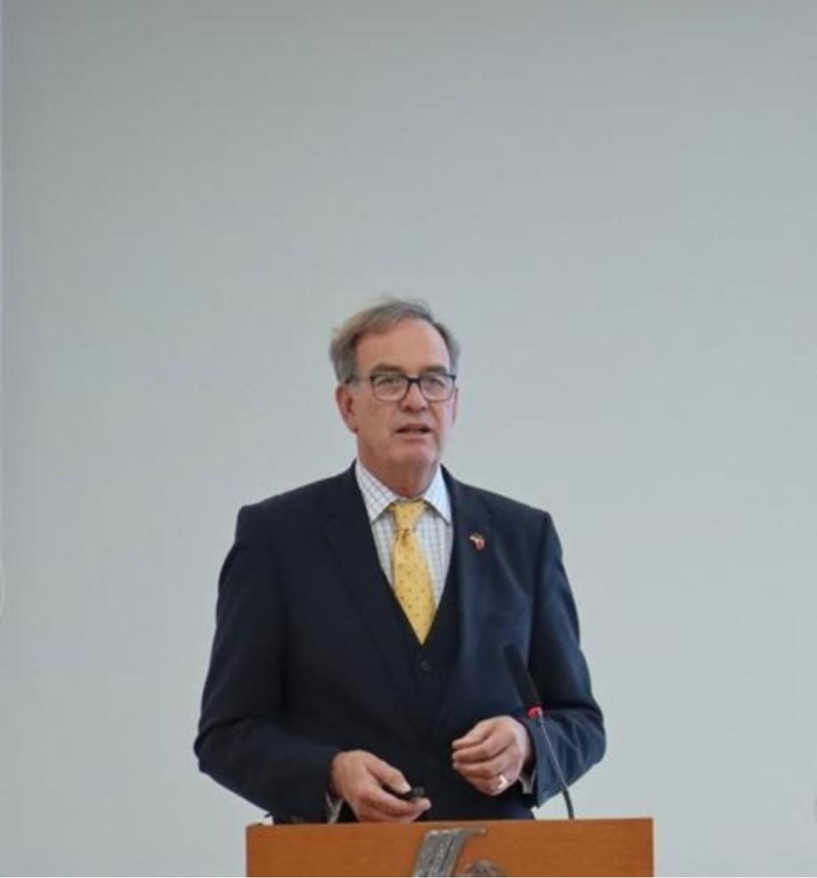 德国：中美打不起来了，因为打了也白打！日前德国教授坦率指出：美国并非惧怕中国，而