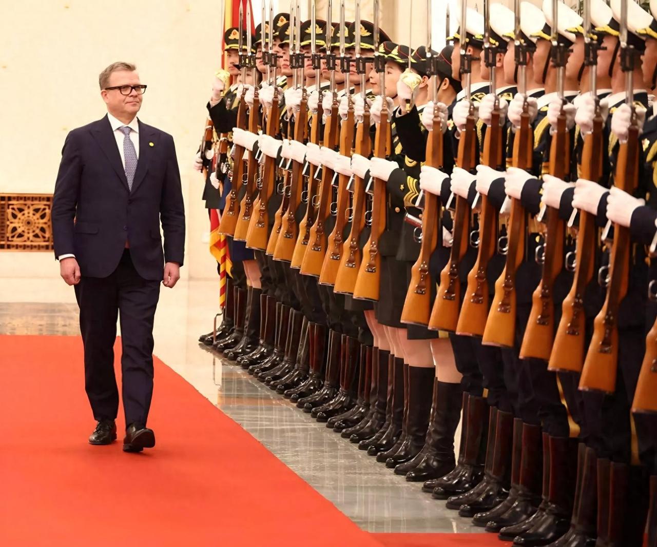 芬兰总理奥尔波这次在北京，真是说了句大实话！他在逛完故宫后，没扯什么“地缘政治风