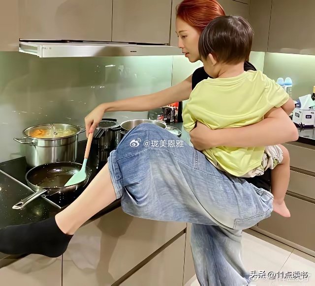 49岁蔡少芬香港83㎡豪宅曝光全屋极致收纳，一家五口挤小家竟如此幸福​