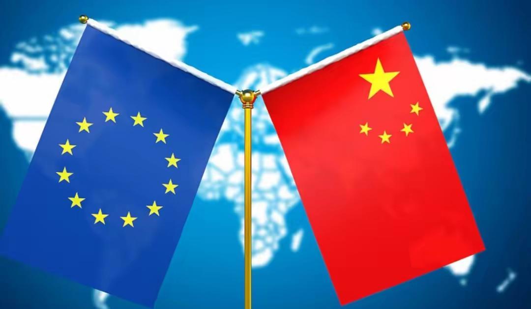 欧盟的骚操作让英国座享其成迎来泼天富贵英国能屹立不倒二百年不是没有道理的，就