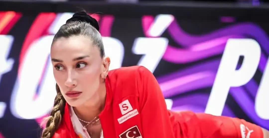 土耳其女排哭了，实际上没有后悔药本来土耳其打波兰一点问题没有因为波兰