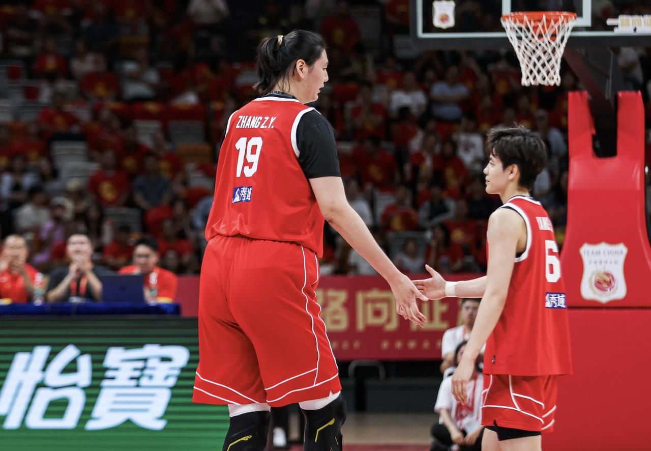 张子宇的神速进步，根本的原因就是运动能力的提升。之前的那个跑步像走路、篮下连