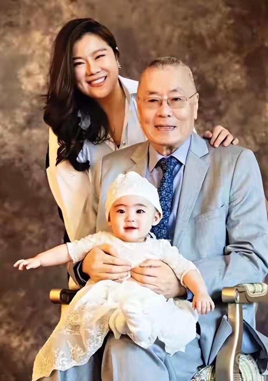之前刷到刘诗昆87岁还能再当爹，不少人第一反应是女方图钱男方图年轻，转头又拿80