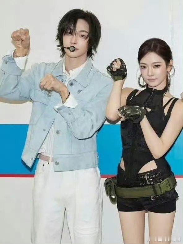 所以，宁艺卓身高还没有155？