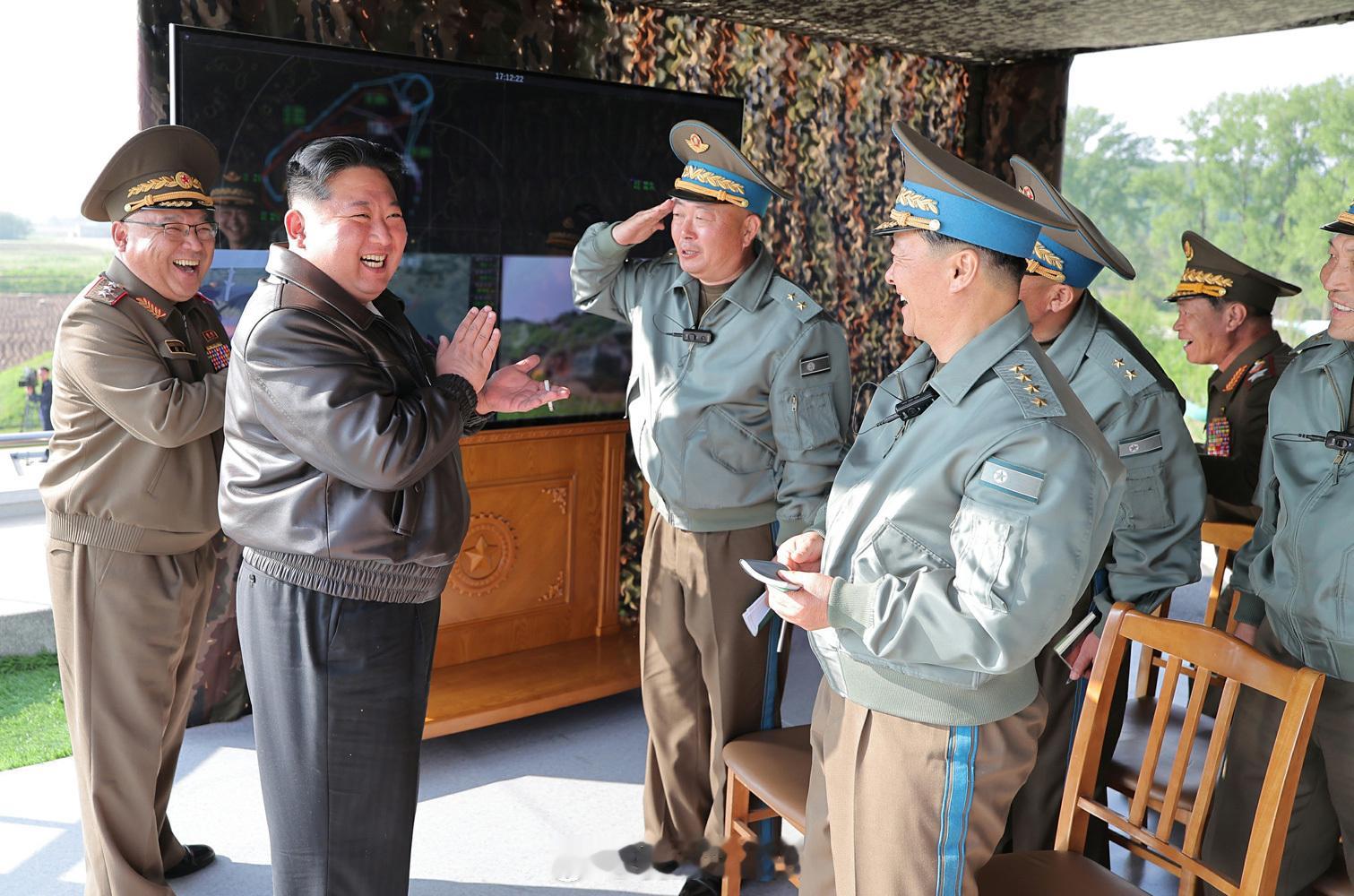 金正恩视察朝鲜人民军近卫第1空军师所属飞行联队武器装备​​​