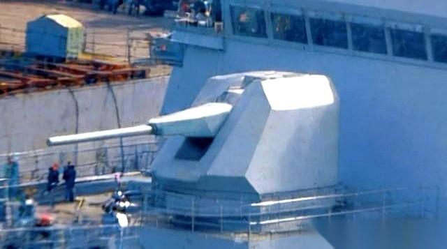 有人盯着咱们的055大驱，冷不丁抛出一个挺扎心的观点：这船，其实造窄了。在很多