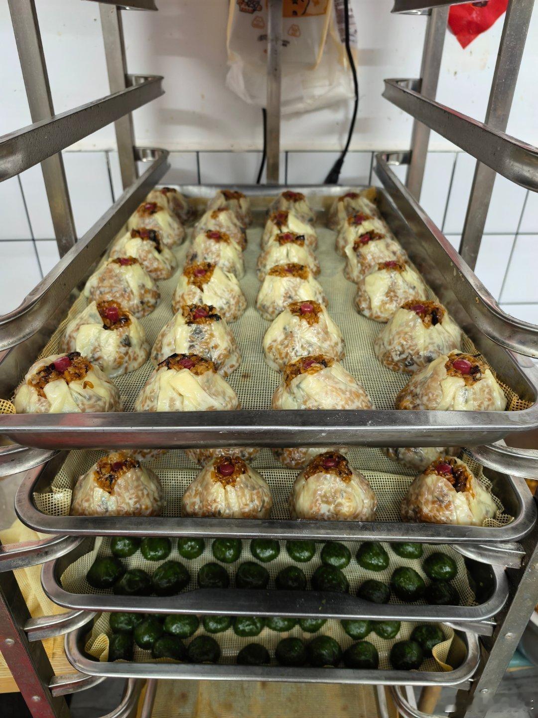 你们去过南昌的人嘴太严了南昌太好吃了啊！拌粉、瓦罐汤，好吃的店老三样、小锅小灶、