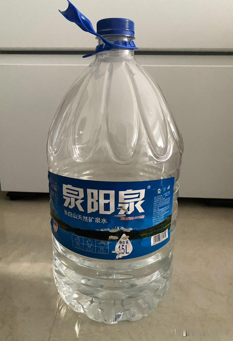 问问大家，平时都喝的什么水？我们家是烧水、煮饭、做汤的时候就用矿泉水。矿