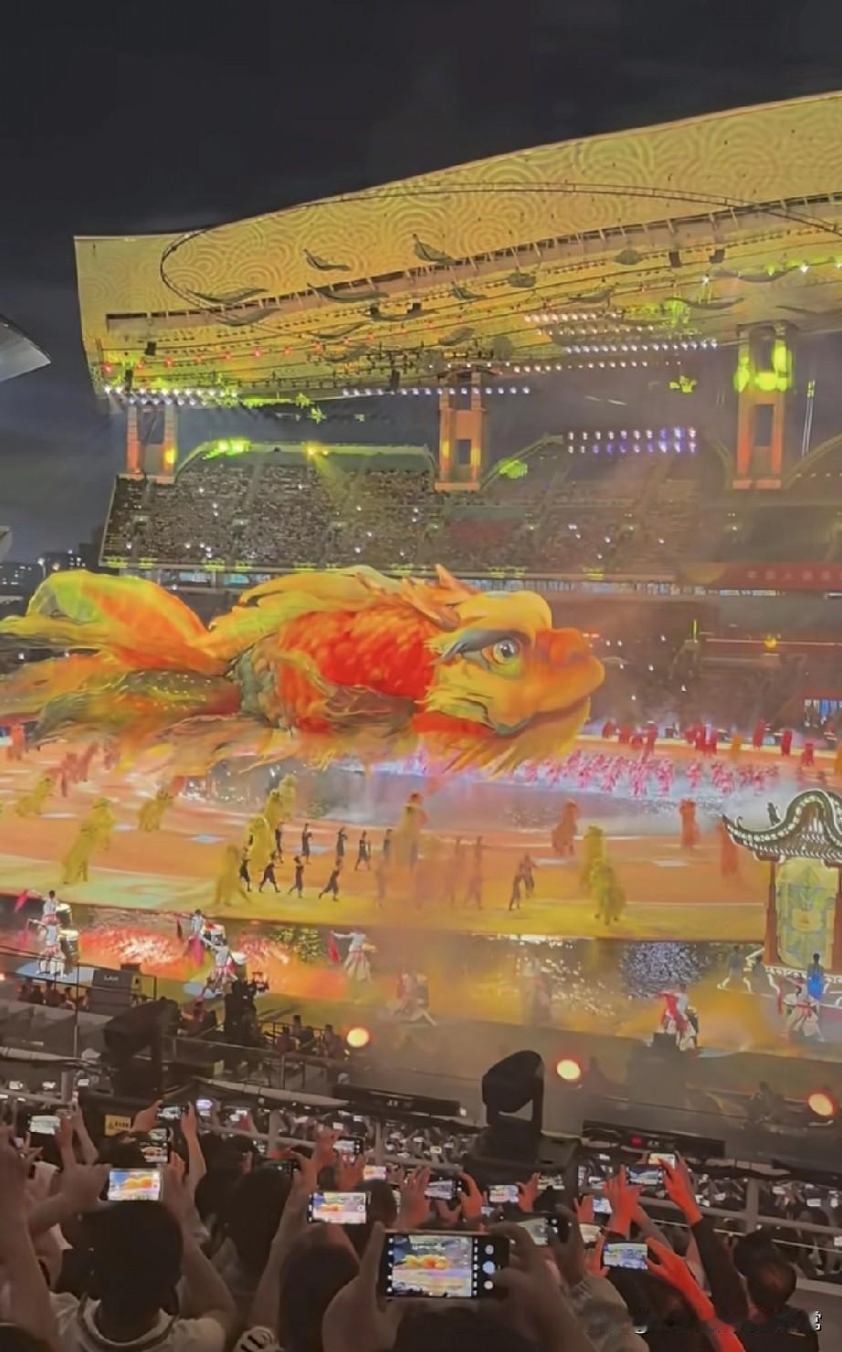 全运会开幕式这条“金龙”，一半人喊震撼一半人吓懵刚刷到广州全运会开幕式的“