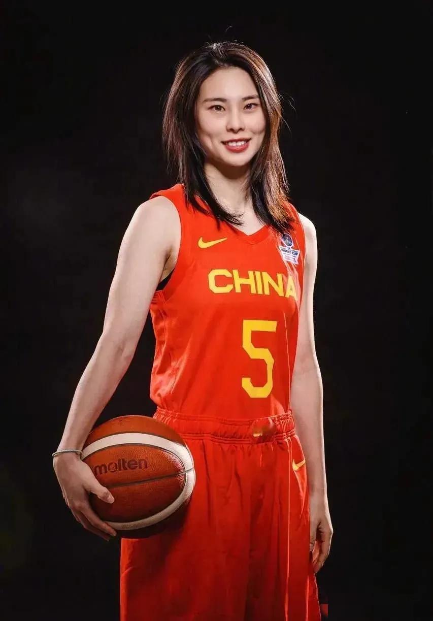 三巨头解散，四川女篮实力会大不如前吗？答案是否定的，虽然李梦和韩旭出走；但四川