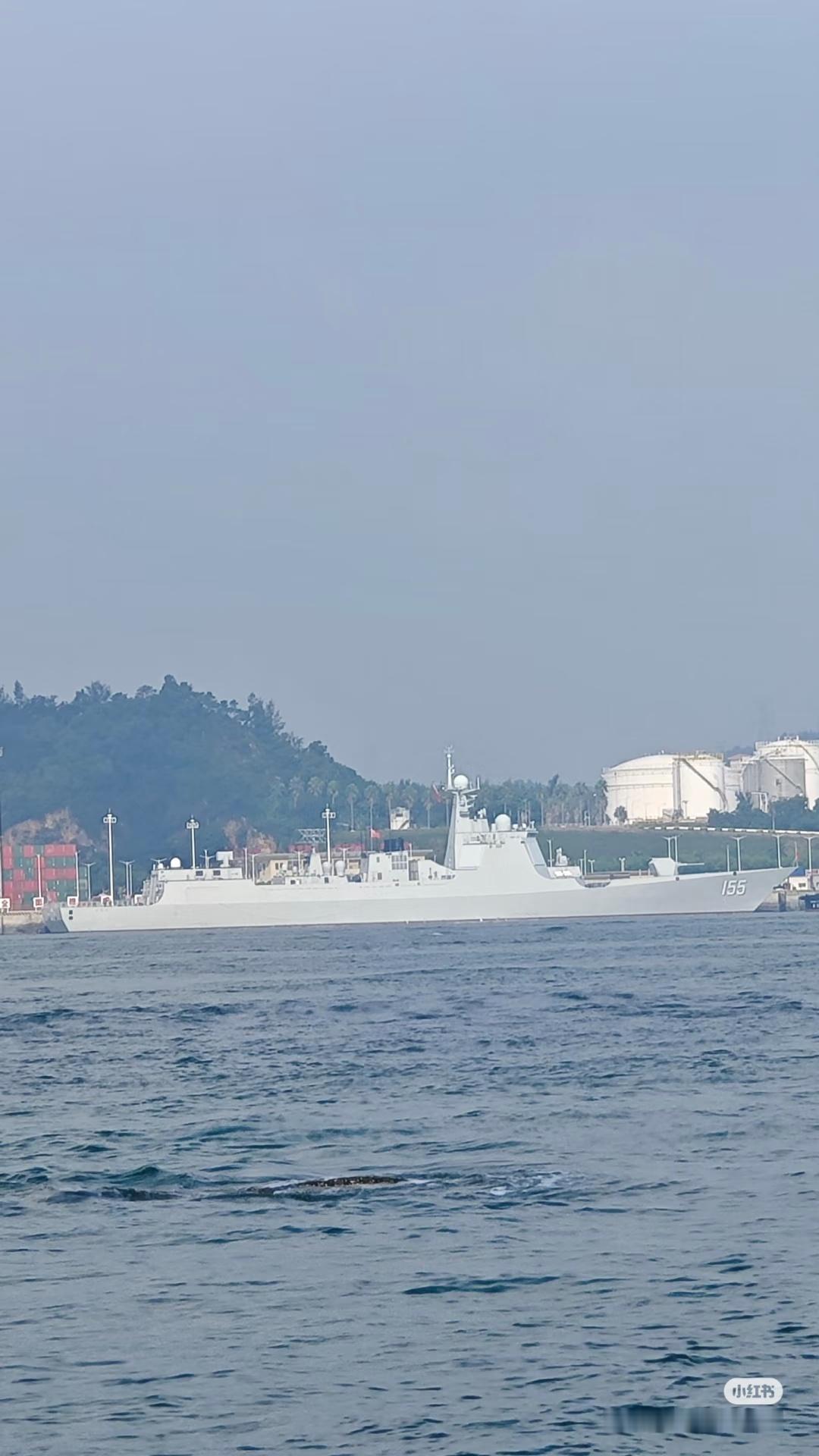 去鼓浪屿还能远眺对面的南京舰​​​