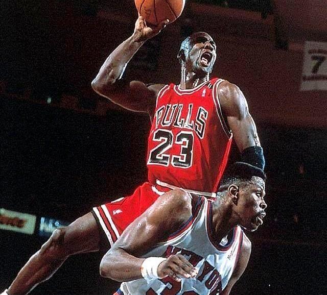 乔丹96年的3000万年薪，今天能直接签下库里加詹姆斯。当年他一人薪水占全队工