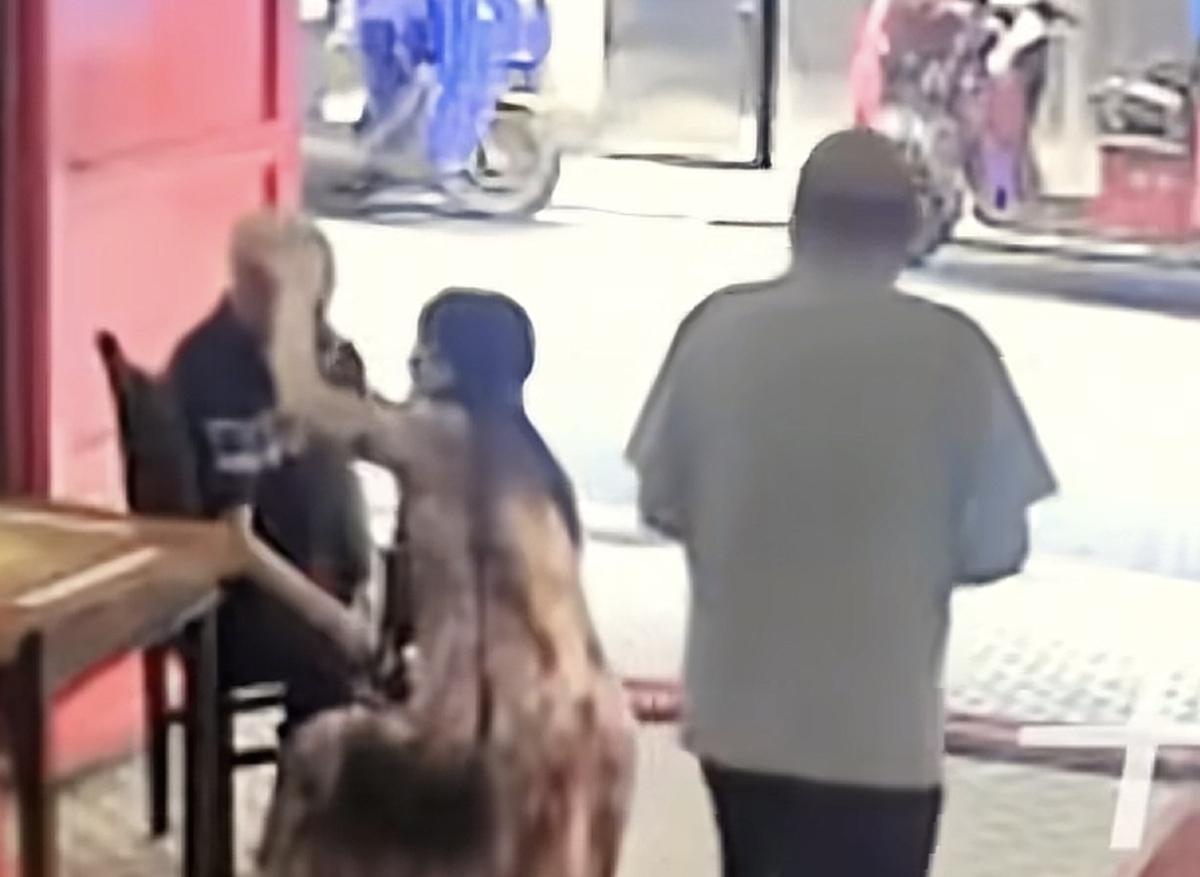再现“扶不扶”争议！湖南一店家帮扶老人被索赔10万！何时才能让善意者大胆救人