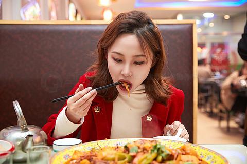 湖南46岁女子查出肾结石，天天吃小米粥，复查时医生：6点做得好不少人一查出肾